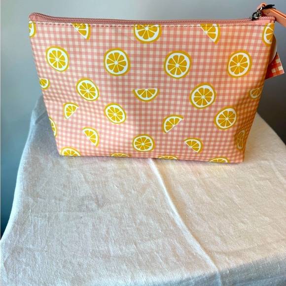 Tender Love & Carry peach color with lemons cosmetic travel toiletries bag - Picture 4 of 8